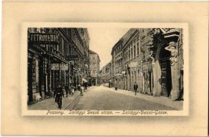 Pozsony, Pressburg, Bratislava; Szilágyi Dezső utca, Petroleum, Kereskedelmi Hitelbank, drogéria, Élő Nyomtatás Kézi Munka a Hársfához, üzletek / street view with shops, bank and drogerie