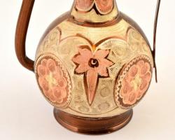 Dekoratív réz kiöntő, m: 21,5 cm
