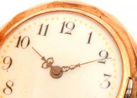 Női arany zsebóra. 14K arany, vésett tokkal, szép, működő állapotban, hibátlan számlappal. d: 30 mm,...