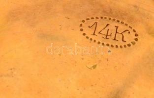 Női arany zsebóra. 14K arany, vésett tokkal, szép, működő állapotban, hibátlan számlappal. d: 30 mm,...