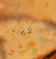 14 K arany, női zsebóra. Vésett tokkal, üveg nélkül, egy mutató lejár. Működő állapotban, óratartó d...