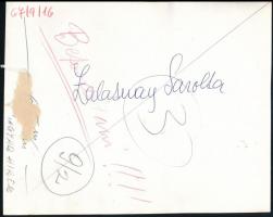 1967 Zalatnay Sarolta énekesnő fellépés közben, feliratozott sajtófotó, 21×16 cm