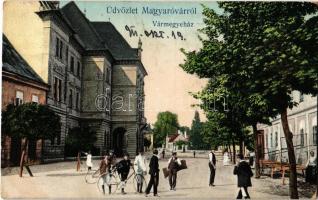 1911 Magyaróvár, Mosonmagyaróvár; Vármegyeház, fiú kerékpárral. Kiadja Pingitzer Ignác (EK)