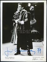 José Carreras katalán tenor aláírása őt ábrázoló nagyméretű fotón