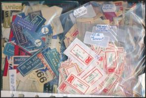 ca. 2.000 db magyar és külföldi ragjegy (közte 400 db magyar)