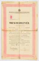 1940 Mesterlevél Jakab Sándorné (Diószegi Márta), kozmetikus, kartonra kasírozva, hajtásnyomoknál szétvált, foltos, Budapesti Kereskedelmi és Iparkamara által kiállítva, 2 ezer adópengős okmánybélyeggel, aláírásokkal