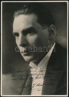 Rudolf Watzke (1892-1972) operaénekes aláírása az őt ábrázoló fotón, fotó felületén törésnyom / autograph signature