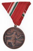 1970-1980. "Háborús emlékérem" III. világháborúra készült Br kitüntetés füllel és szalagga...
