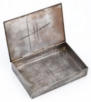 Tevan Margit (1901-1978: Ökörhajtók, fém dobozka, jelzett, karcolásokkal, 15×10×3 cm