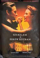 1995 Szerelem a fehér házban, filmplakát, az egyik sarkán és a szélein gyűrődésekkel, az egyik szélén kis szakadással, 96x68 cm