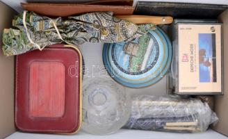 Vegyes bolha tétel: levélnehezék, hamutál, írüszerek, térkép, képeslapok, ex libris-ek, kvarcóra, eg...