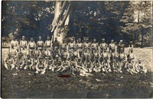 1915 Osztrák-magyar katonák csoportképe puskákkal / WWI Austro-Hungarian K.u.K. military, soldiers with rifles. photo