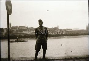 cca 1940-1944 Kis fotó tétel: katonaportrék, csoportképek, életképek, stb. (Kárpátalja?), összesen 32 db fotónegatív