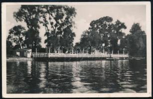 1944 Bp. Illik Csárda képeslap hátoldalára írt üzenet, melyben tudatják, hogy nem utaznak, mert a vo...