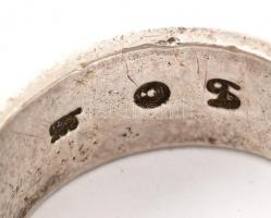 Ezüst (Ag.) gyűrű spirál díszítéssel, jelzett, 
méret: 55, nettó: 6 gr