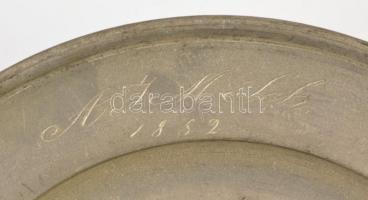 Antik ón tányérok ( 4db), jelzettek, páron karcolás és apró horpadás, d: 25 cm (4×)