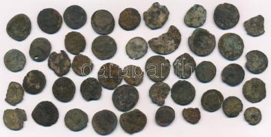44db tisztítatlan római rézpénz a Kr. u. IV. századból T:3- 44pcs of uncleaned Roman copper coins from the 4th century AD C:VG
