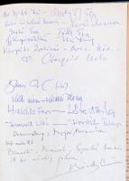 cca 1964 Magyar színészek és színésznők (Mednyánszky Ági, Moór Mariann, Kristóf Tibor, stb.) aláírásai az A Szabó-család folytatásos regény belső előzéklapján