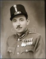 cca 1943 Katonákat - és más egyenruhásokat - ábrázoló felvételek, Mosonyi Antalné (?-?), (Marika fot...
