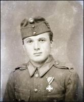 cca 1943 Katonákat - és más egyenruhásokat - ábrázoló felvételek, Mosonyi Antalné (?-?), (Marika fot...