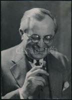 1935 Kerny Jolán vintage felvétele édesapjáról, Kerny István (1879-1963) budapesti fotóművészről, feliratozva, 23,8x17,2 cm