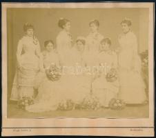 cca 1880 Kecskemét, menyasszony és koszorús lányok Csókás L. fényképész műtermében, 13,5x17,5 cm, karton 16,6x19 cm