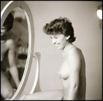 Különféle időpontokban, eltérő helyszíneken és több fotómodell közreműködésével készült 6 db vintage...