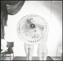 Különféle időpontokban, eltérő helyszíneken és több fotómodell közreműködésével készült 8 db vintage...