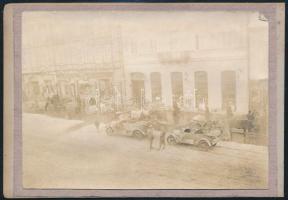 cca 1916 Katonai használatban levő automobilok, vintage fotó, kartonra ragasztva, 7,5x10,5 cm