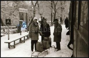 cca 1938 Budapesti villamos télen, 5 db vintage negatív (de csak az egyiken látható villamos), 24x36...