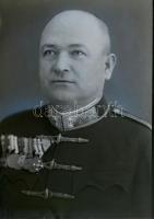 cca 1943 Katonai kitüntetések és viselőjük (tisztek és bakák), 13 db vintage üveglemez negatív Moson...