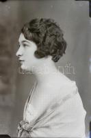 cca 1936 Eger, a Fotó: GRÁF egri műteremben készült, 13 db vintage üveglemez negatív (viseletek, szé...