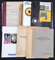 cca 1965-1989 Vegyes mozigépészeti nyomtatványok tétele, nagyrészt magyar, részben német nyelven, kb. 15 db.