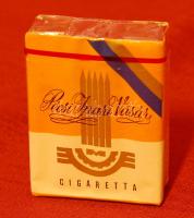 Pécsi Ipari Vásár bontatlan doboz cigaretta