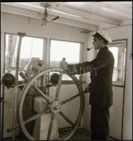 cca 1960 Balaton, riport a Beloiannisz hajóról, Tiszavölgyi József (1909-?) budapesti fotóriporter h...