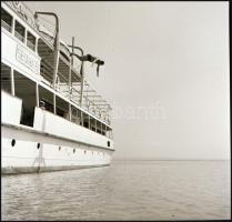 cca 1960 Balaton, riport a Beloiannisz hajóról, Tiszavölgyi József (1909-?) budapesti fotóriporter h...