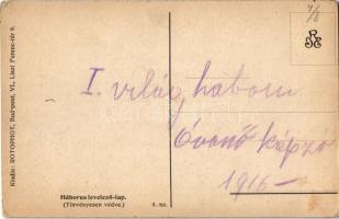 Póttartalékosok bevonulása Budapesten a Óvónőképző iskola (Rózsák tere 6-7.) előtt az első világhábo...