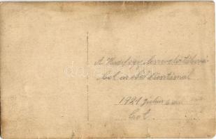1921 Csót, hadifogoly leszerelő táborban ebéd kiosztás / post-WWI Hungarian POW (prisoner of war) ca...