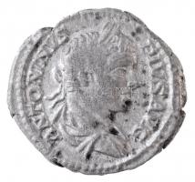 Római Birodalom / Róma / Caracalla 205. Denár Ag (2,55g) T:2,2- Roman Empire / Rome / Caracalla 205. Denarius Ag ANTONINVS PIVS AVG / PONTIF TR P VIII COS II (2,55g) C:XF,VF RIC IV 82.