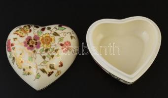 Zsolnay pillangó mintás szíves bonbonier, kézzel festett, jelzett, hibátlan, 11×11 cm