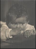 cca 1930 Kinszki Imre (1901-1945) budapesti fotóművész jelzés nélküli, vintage fényképe gyermekéről, Kinszki Gáborkáról, a szerző hagyatékából, 39,5x29,5 cm