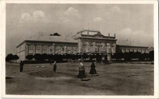 Ipolyság, Sahy; Vármegyeháza / county hall + &quot;1938 Az Első Visszatért Magyar Város Ipolyság&quot;