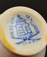 Herendi mini váza, kézzel festett, jelzett (koronás), apró kopásnyomokkal, m: 6,5 cm