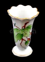 Herendi csipkebogyó mini váza, kézzel festett, jelzett, apró kopásnyomokkal, m: 6,5 cm