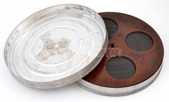 1941 Magyar Világhíradó 909. adása, benne: német győzelmek tengeren, szárazföldön és levegőben; arat...