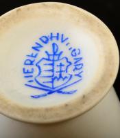 Herendi virág mintás mini váza, kézzel festett, jelzett, apró kopásnyomokkal, m:7 cm