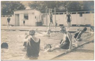 1925 Resica, Resita; strand, fürdőzők a medencében / spa, bathing people in the swimming pool - 3 db...