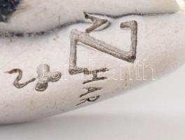 Ezüst (Ag.) fülbevaló csiszolt üveggel, jelzett (Azhar), bruttó:9 g