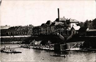 Lugos, Lugoj; Marci bácsi uszodája és a gőzfürdő / steam spa and swimming pool. photo