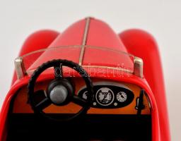 Schuco-Akustico 2002 kisautó, kulccsal, leírással, eredeti dobozában, szép állapotban, h: 14 cm, Sch...